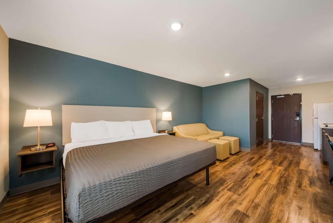 Woodspring Suites Inverness Exteriér fotografie